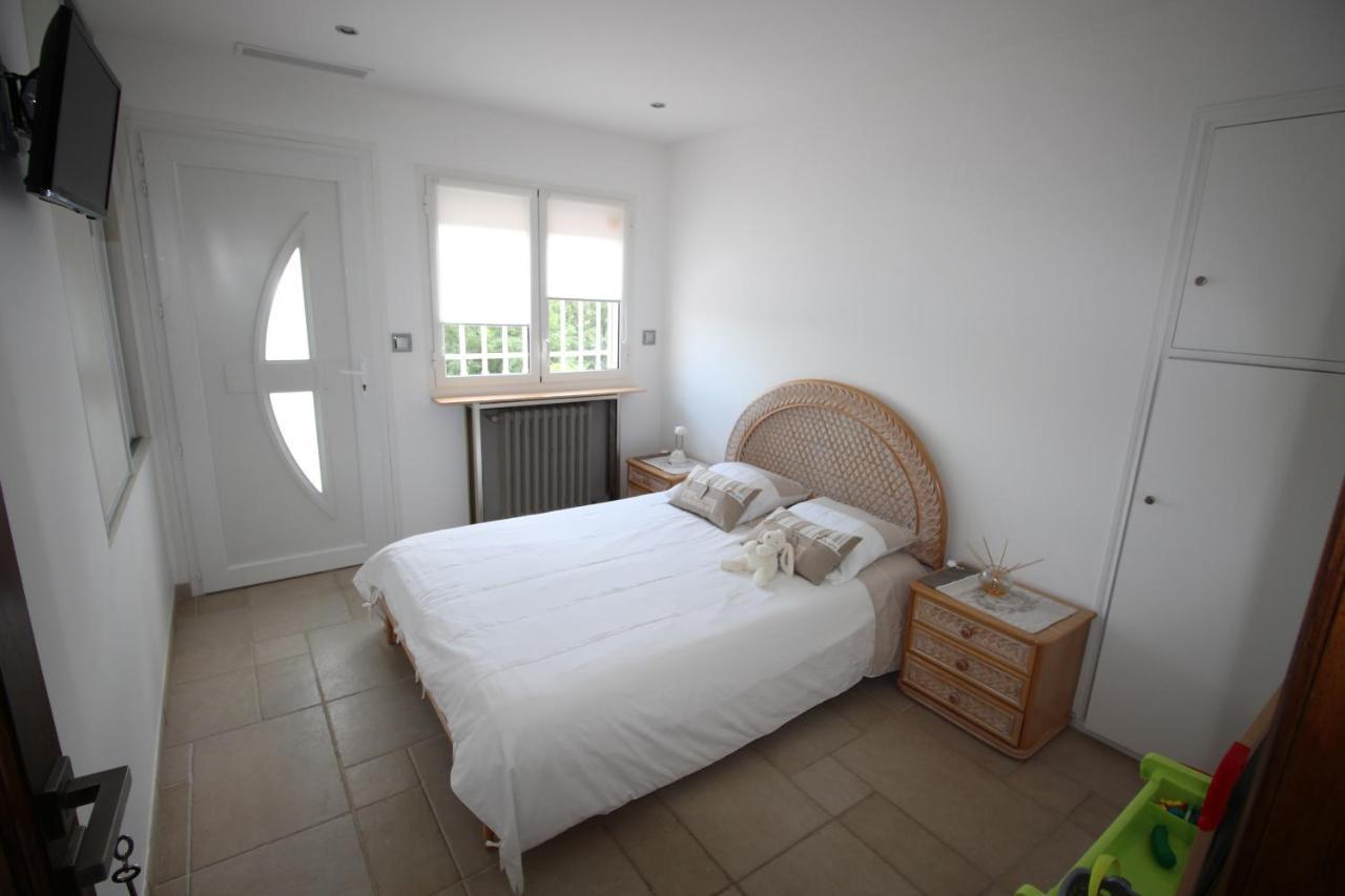 Villa Jalna Chambre, Suites Et Appartement Roquefort Les Pins Bagian luar foto