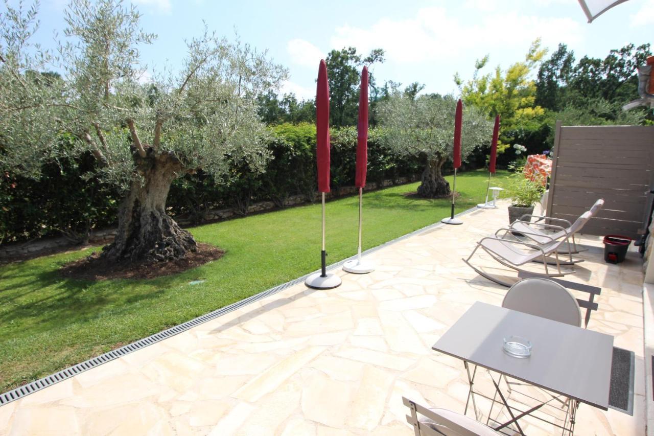Villa Jalna Chambre, Suites Et Appartement Roquefort Les Pins Bagian luar foto