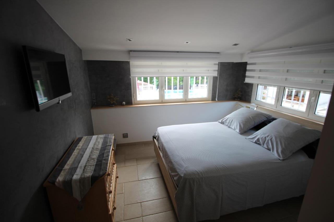 Villa Jalna Chambre, Suites Et Appartement Roquefort Les Pins Bagian luar foto